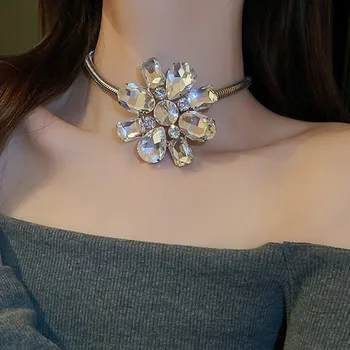FYUAN Luxusný Veľký Kvet Crystal Choker Náhrdelníky pre Ženy Geometrické Reťazca Náhrdelníky Svadobné Hostiny, Šperky