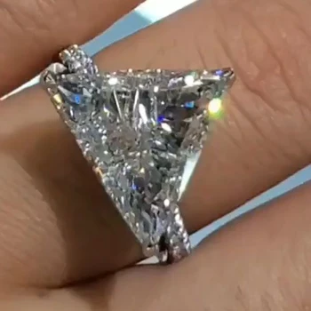 Huitan Jedinečný Trojuholník Cubic Zirconia Prstene pre Ženy AAA Crystal CZ Svadby, Zasnúbenie panny Márie Krúžky Módne Všestranný Šperky