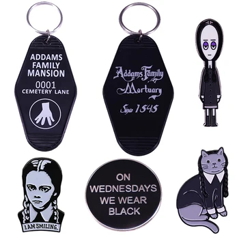 Tmavé Streda Addams Family Odznak Gotický Tmavých Rán Slávnostné Film Brošňa Halloween Gotický Punk Smalt Pin Keyring Keychain