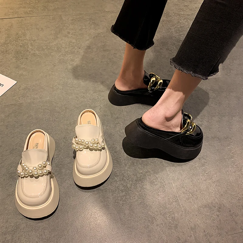 2022 Platformu Mule Pre Ženy, Nový Papuče Loafer Robustný Zlaté Reťaze Koža Pearl Loafer Hrubé Dno Dámske Luxusné Sandále Obrázok 2