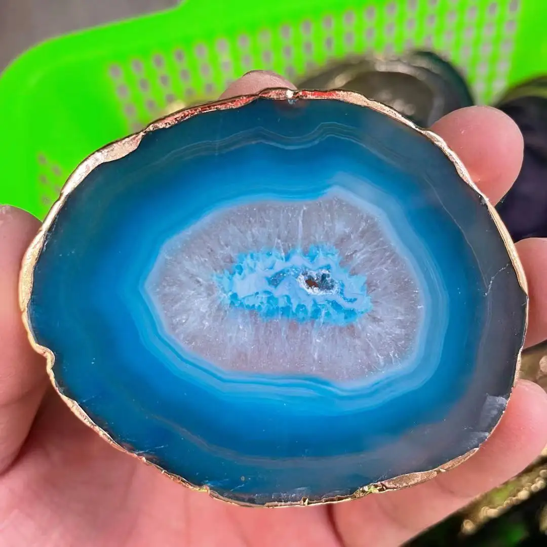 Prírodné achát oblátka izolované tácky krištáľovo modré dosky jadeit achát tácky s pozlátené čipky minerálne dekor Obrázok 4