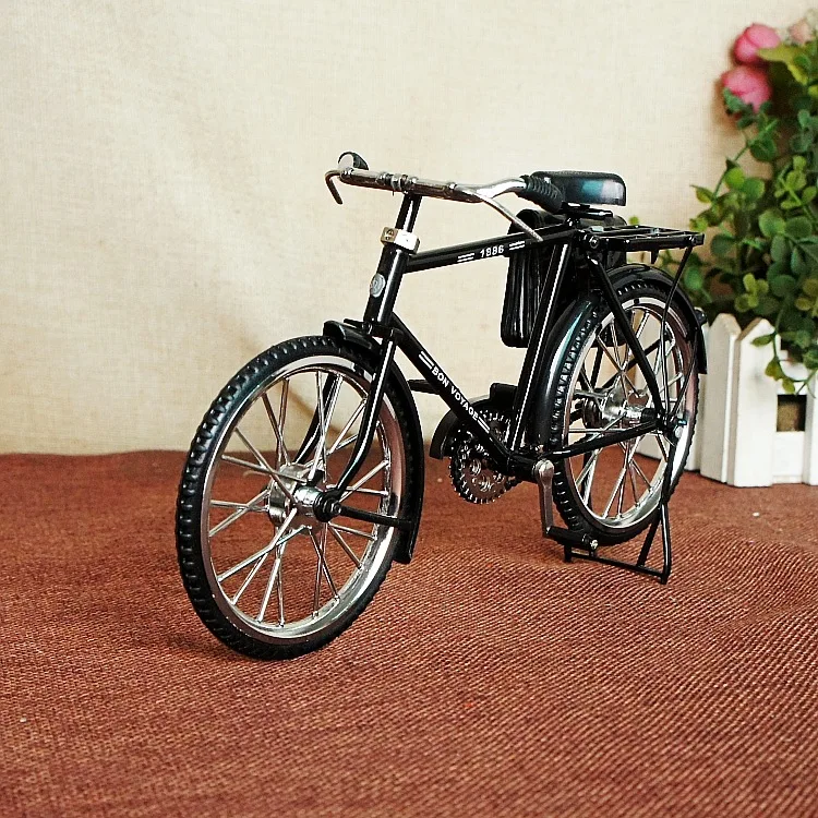 Móda realistickej starý bicykel pánske cyklistické nafukovacie ľahší s kožená taška ,Remeselné darček. Dekoratívne kovové zapaľovačov Obrázok 2