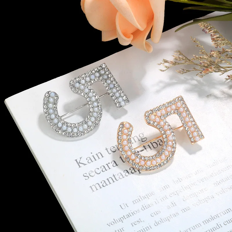 Číslo 5 pearl štýl Slávne Luxusné Značky Dizajnér Brošňa Kolíky Pre Ženy Sveter Šaty Lape Šatku brošne Obrázok 1