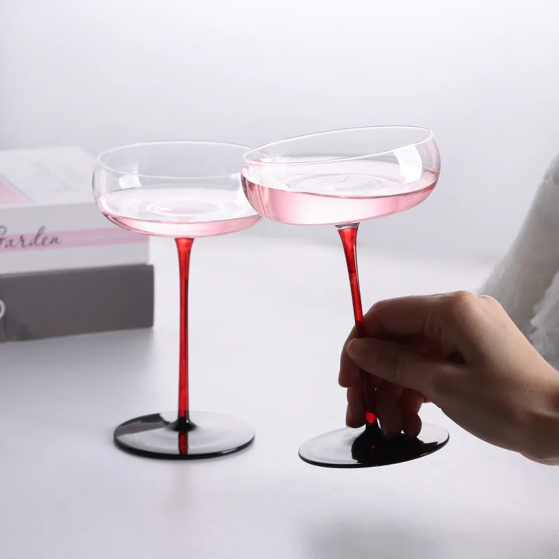 Krištáľové sklo červené a čierne koktailového pohára šampanské fire fire tvorivé osobnosti Martini pohár kombinácia súbor Obrázok 0