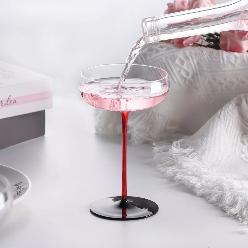 Krištáľové sklo červené a čierne koktailového pohára šampanské fire fire tvorivé osobnosti Martini pohár kombinácia súbor Obrázok 1