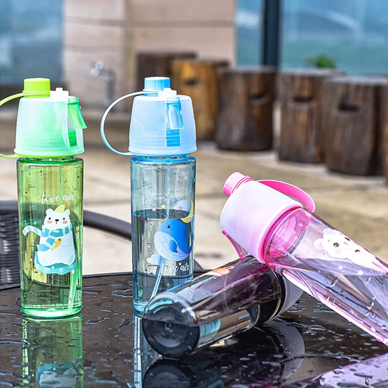 Športová Fľaša na Vodu Spray Deti Chladné Letné Piť Vodu Pohár Prenosné Vonkajšie Cartoon Fľaše Cestovné Príslušenstvo 600 ml Obrázok 1