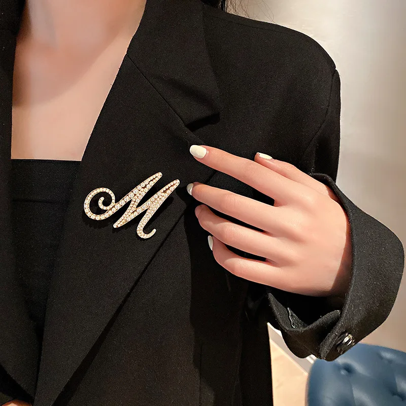 MOGAKU Písmeno M&H Brošňa pre Ženy, Módny Dizajn Pearl Preklopke Kolíky Ženský Oblek Kabát Príslušenstvo All-zápas Trendy Corages Obrázok 1